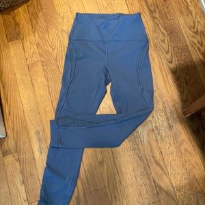 WUNDER UNDER (HIGH-RISE) CROP *FLOCKED 23" size 4
Code Blue